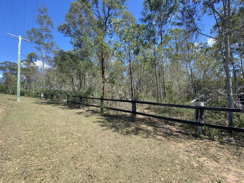 26 York Court, Mount Hallen QLD 4312