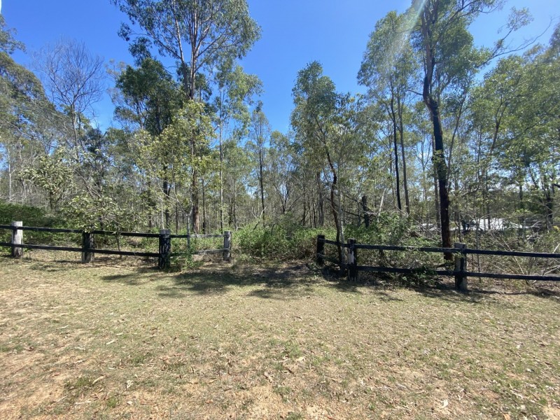 26 York Court, Mount Hallen QLD 4312