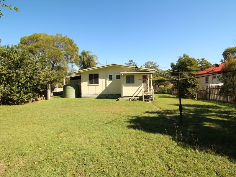 14 Short Street, Esk QLD 4312