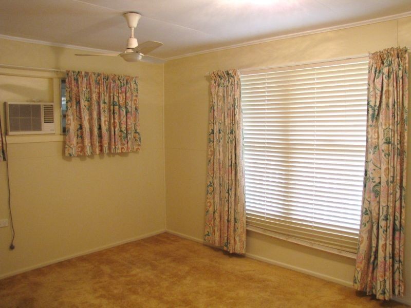 14 Short Street, Esk QLD 4312