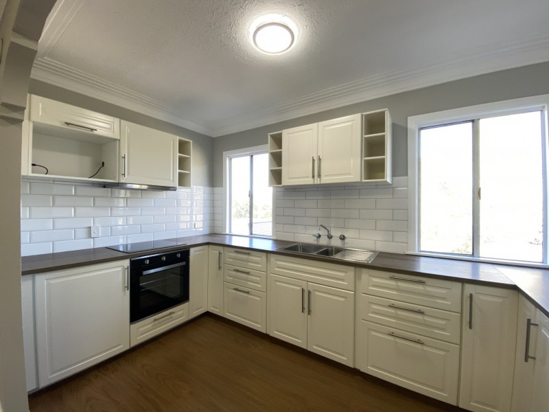 42 Barbour Street, Esk QLD 4312
