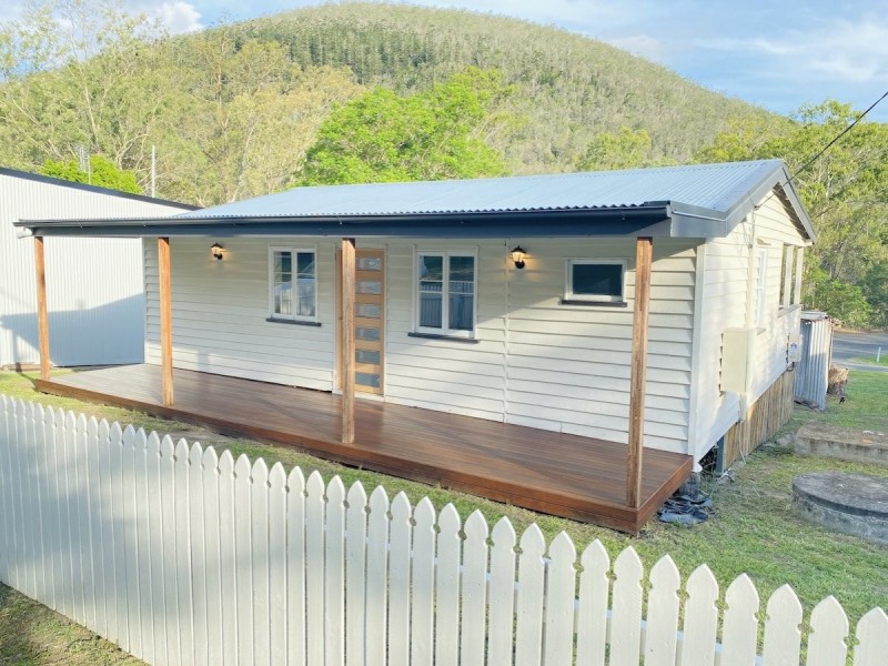 9 Gipps Street, Somerset Dam QLD 4312
