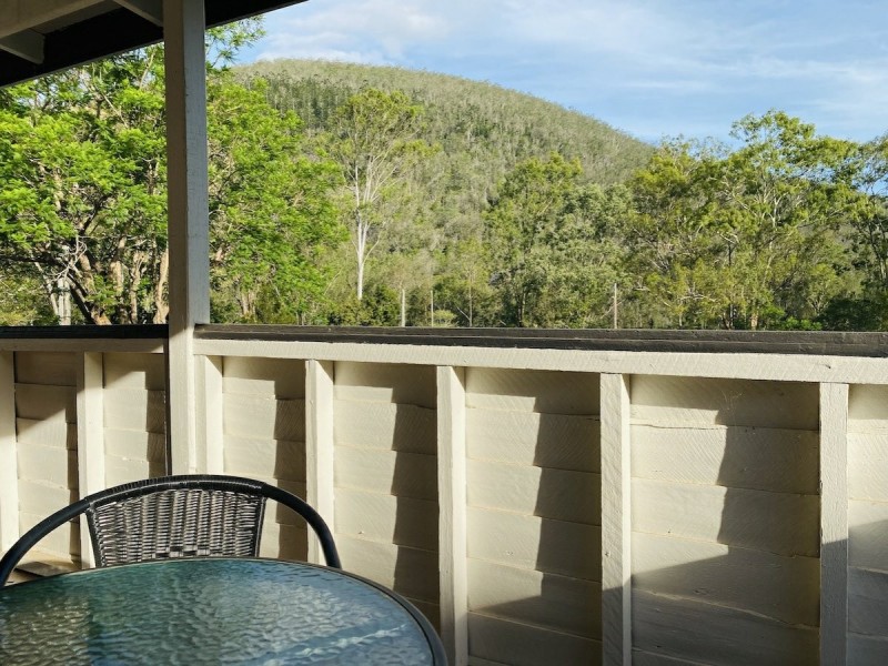 9 Gipps Street, Somerset Dam QLD 4312