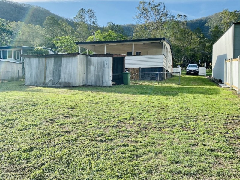 9 Gipps Street, Somerset Dam QLD 4312