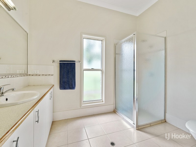 27 Down Street, Esk QLD 4312