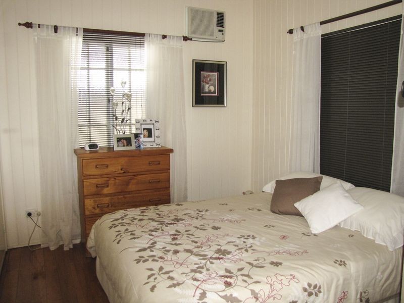 16 Creek Street, Esk QLD 4312