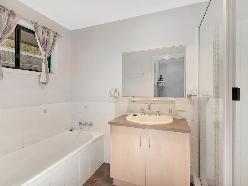 80 Mackenzie Lane, Redbank Creek QLD 4312