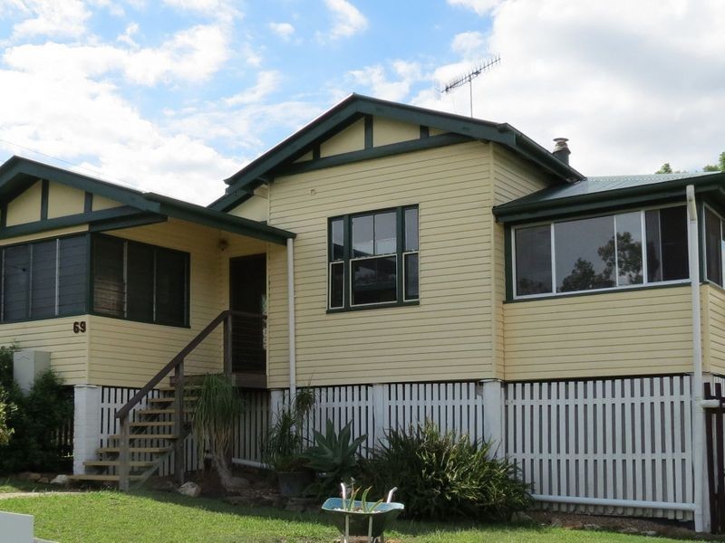 69 Highland Street, Esk QLD 4312