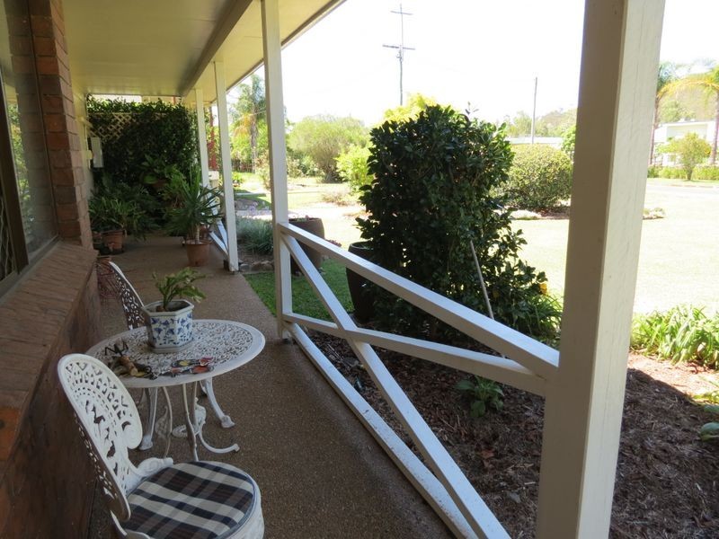 16 Adelaide Street, Esk QLD 4312