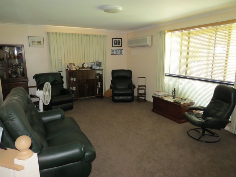 16 Adelaide Street, Esk QLD 4312