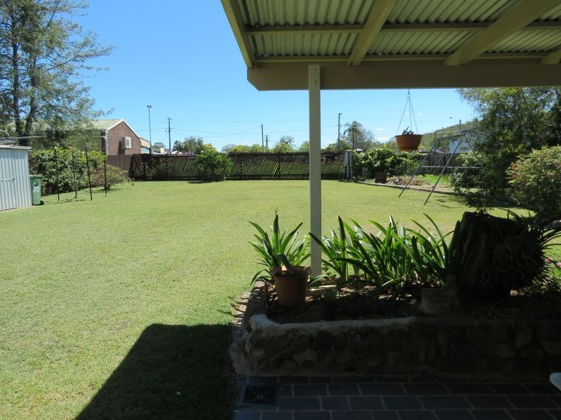 16 Adelaide Street, Esk QLD 4312