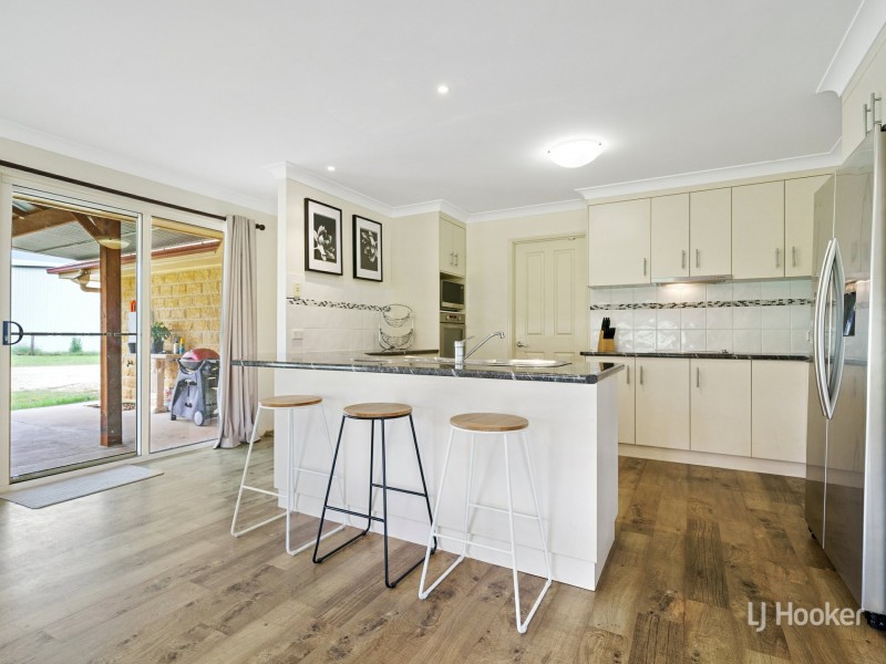 14 Sandra Court, Adare QLD 4343