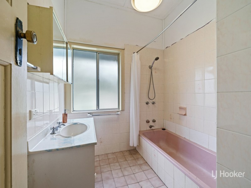 64 Laurel Street, Esk QLD 4312