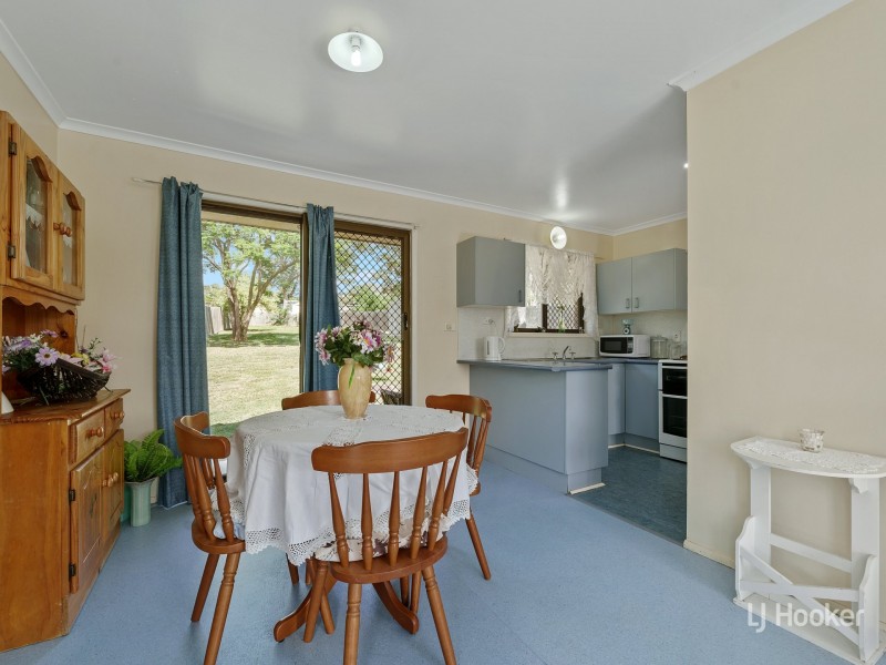 42 Dingyarra Street, Toogoolawah QLD 4313