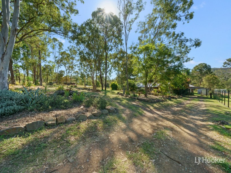 24 William Street, Linville QLD 4306