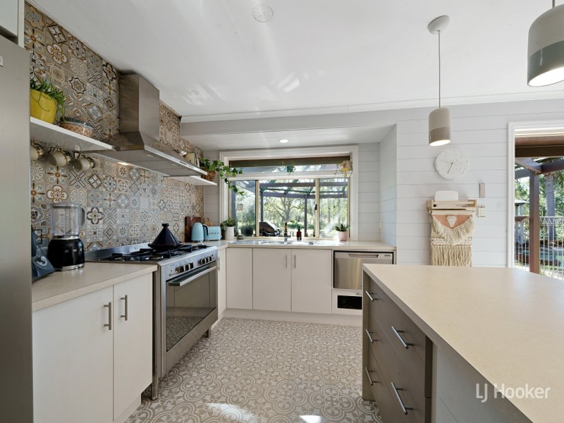 24 William Street, Linville QLD 4306