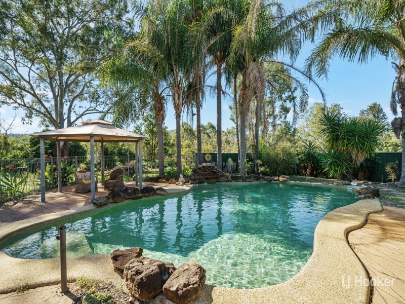 24 William Street, Linville QLD 4306