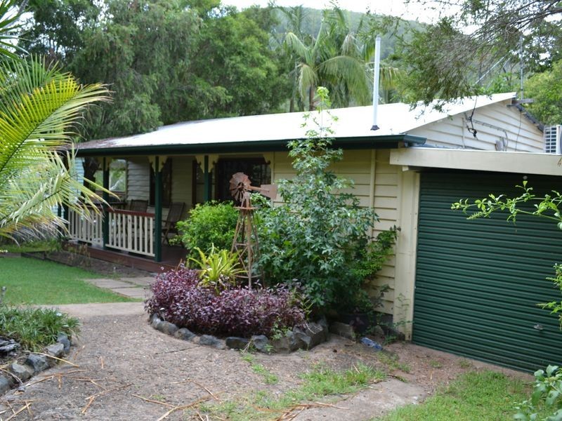 5 Gipps street, Somerset Dam QLD 4312