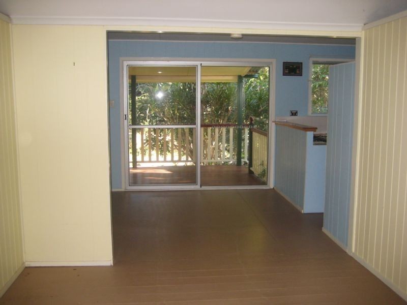5 Gipps street, Somerset Dam QLD 4312