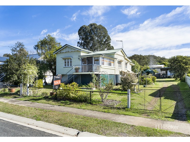 9 Edward Street, Esk QLD 4312