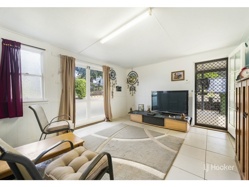 31 Down Street, Esk QLD 4312