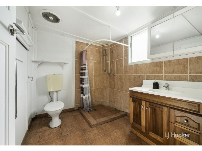 31 Down Street, Esk QLD 4312