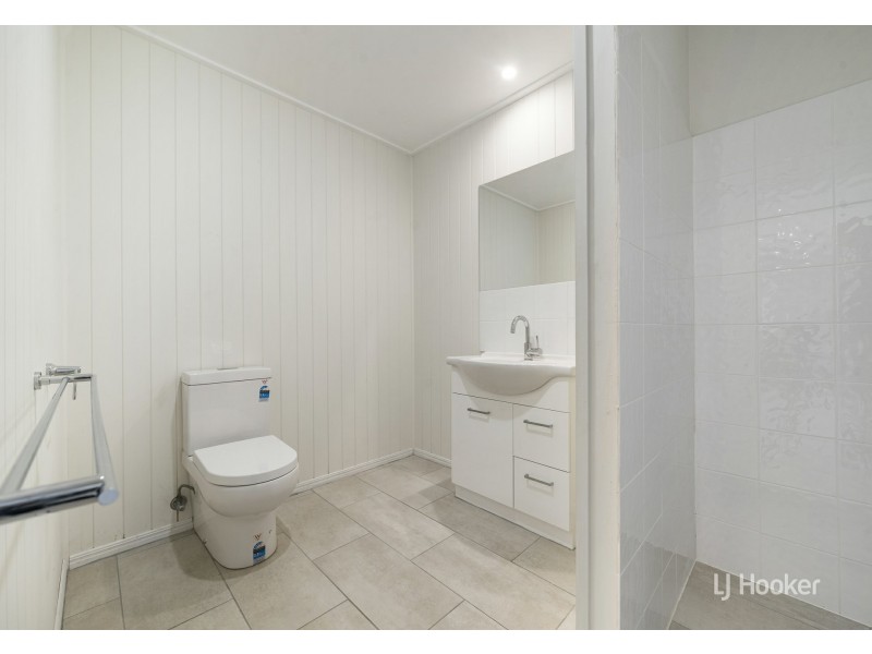 29 Essex Court, Mount Hallen QLD 4312