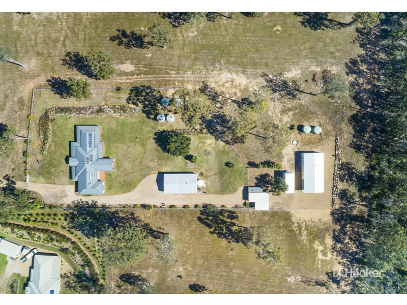 29 Essex Court, Mount Hallen QLD 4312