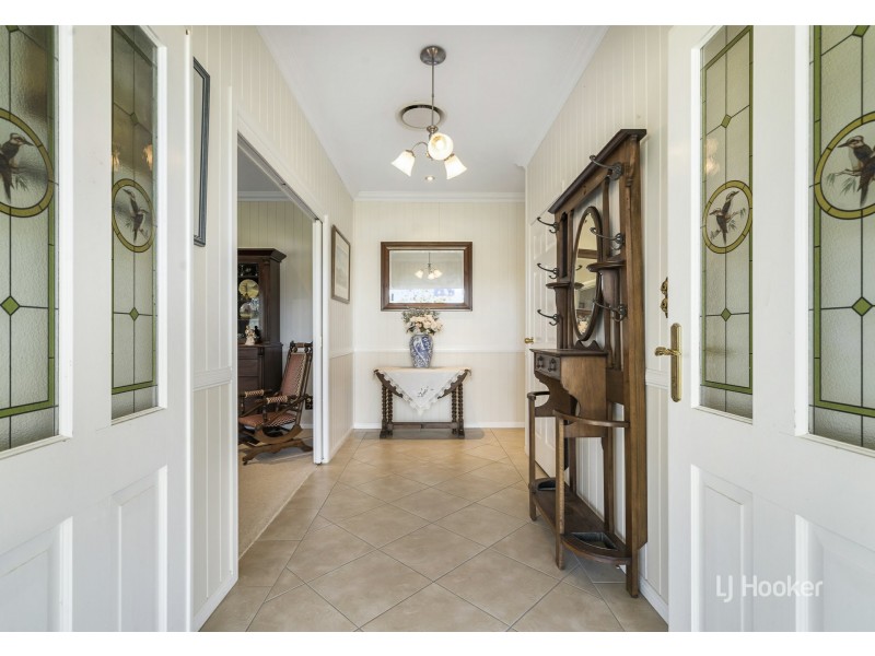 29 Essex Court, Mount Hallen QLD 4312