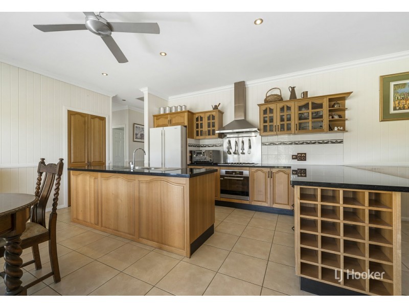 29 Essex Court, Mount Hallen QLD 4312