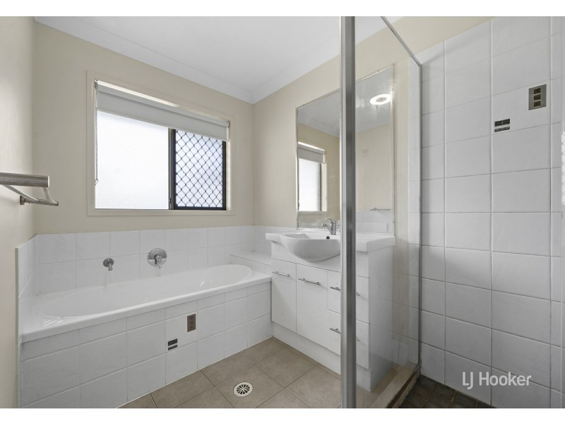 30 Cairnscroft Street, Toogoolawah QLD 4313