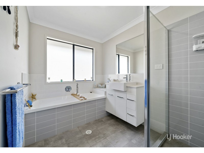 4 Mack Street, Esk QLD 4312