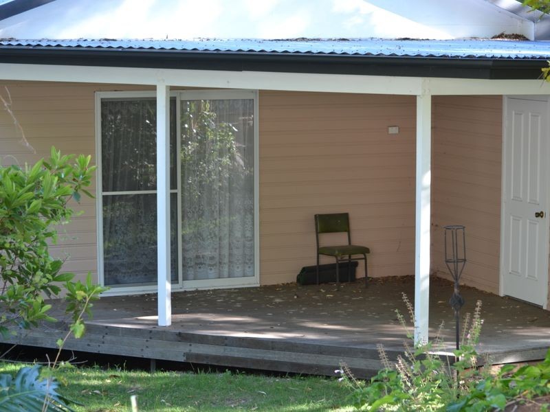 11 Jubilee Street, Somerset Dam QLD 4312