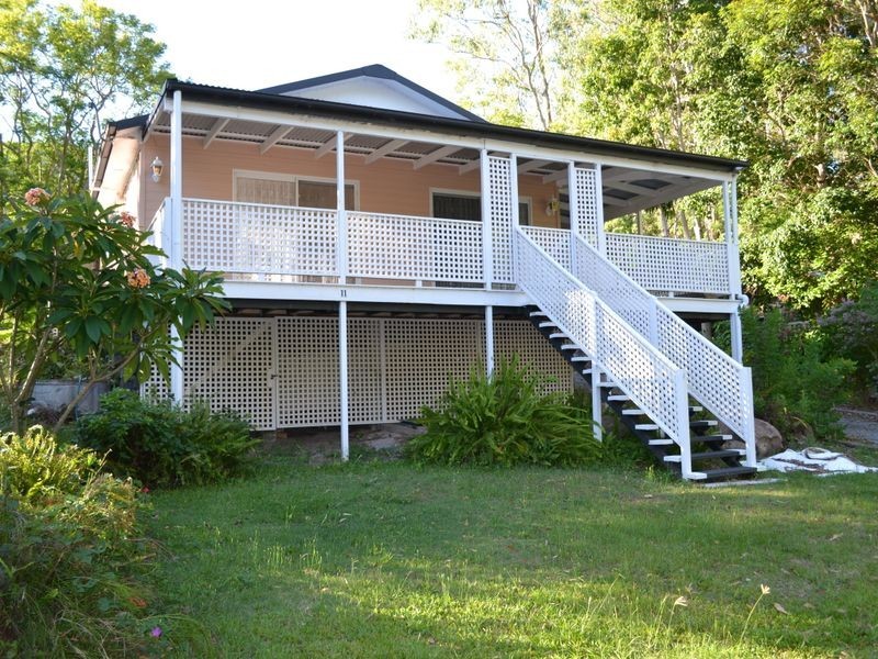 11 Jubilee Street, Somerset Dam QLD 4312