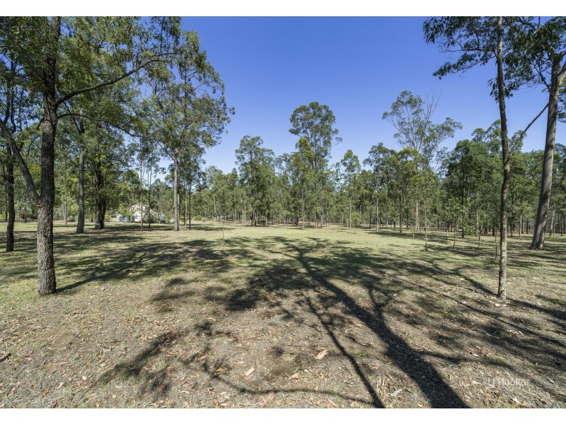 13 Duke Court, Mount Hallen QLD 4312
