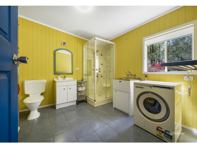 13 Duke Court, Mount Hallen QLD 4312