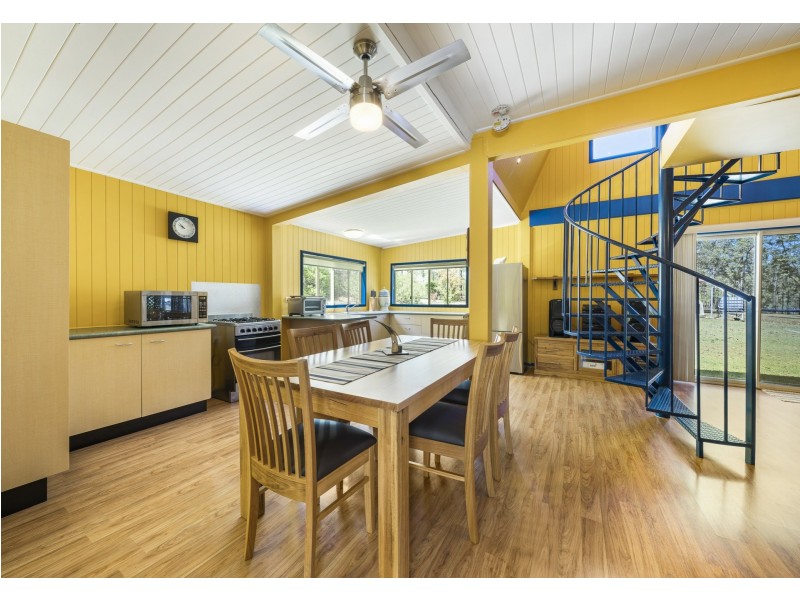 13 Duke Court, Mount Hallen QLD 4312