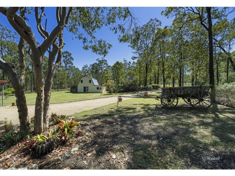 13 Duke Court, Mount Hallen QLD 4312