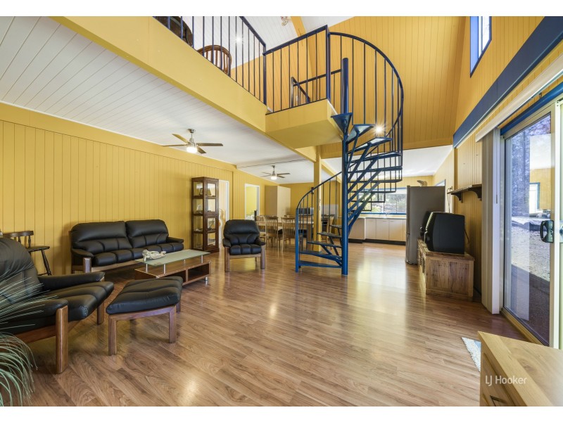 13 Duke Court, Mount Hallen QLD 4312