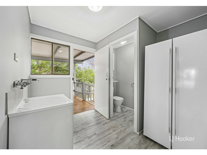 28 Down Street, Esk QLD 4312