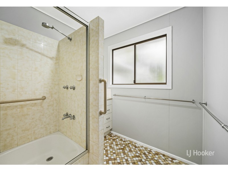 28 Down Street, Esk QLD 4312