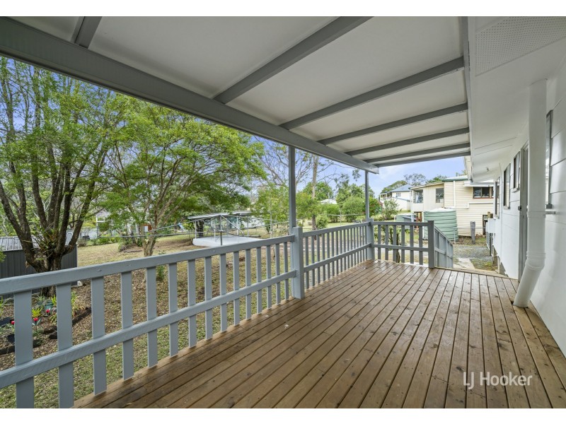 28 Down Street, Esk QLD 4312