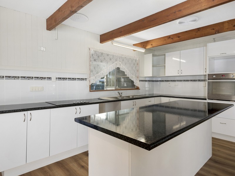 16 Mangerton Street, Toogoolawah QLD 4313