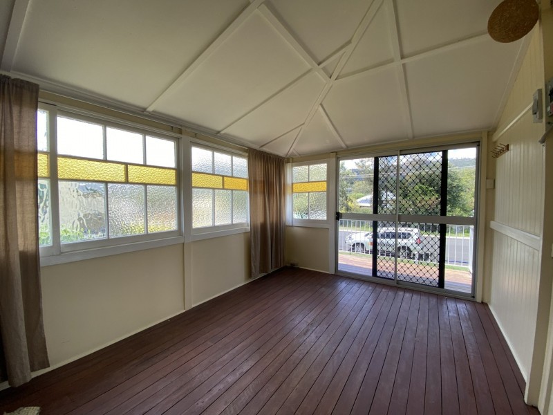 9 Edward Street, Esk QLD 4312