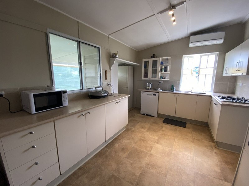 9 Edward Street, Esk QLD 4312