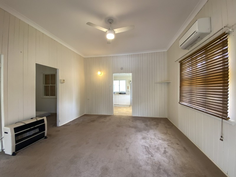 9 Edward Street, Esk QLD 4312