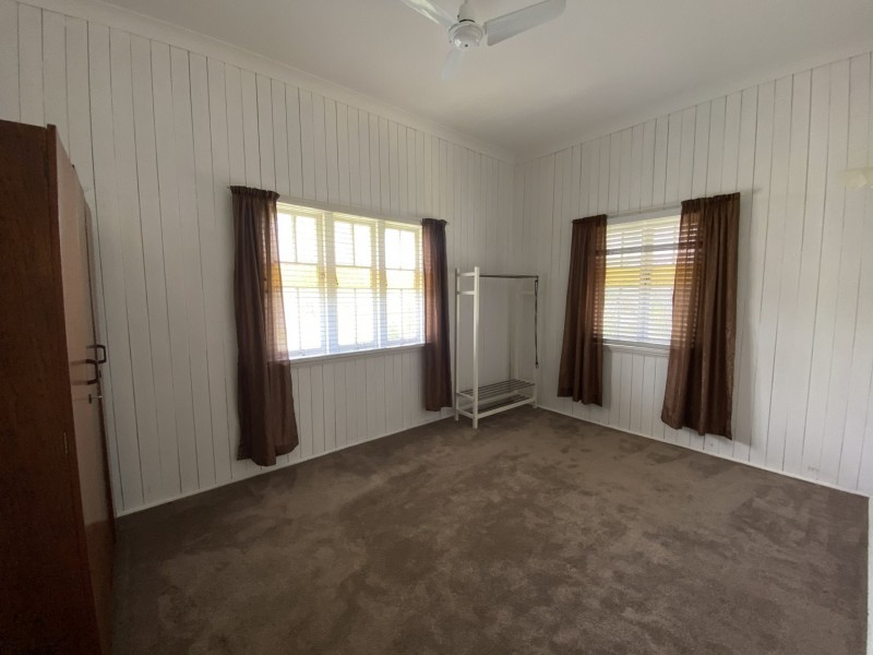 9 Edward Street, Esk QLD 4312