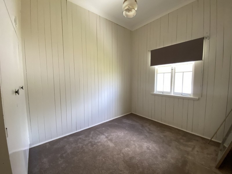 9 Edward Street, Esk QLD 4312