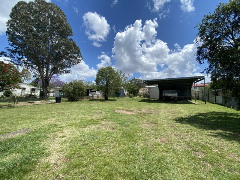 9 Edward Street, Esk QLD 4312