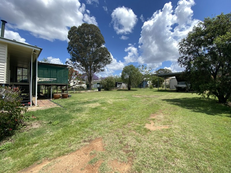 9 Edward Street, Esk QLD 4312